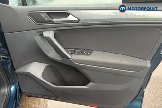 Volkswagen Tiguan Life Automatic Petrol SUV - Stock Number (1687729) - 18th supplementary image