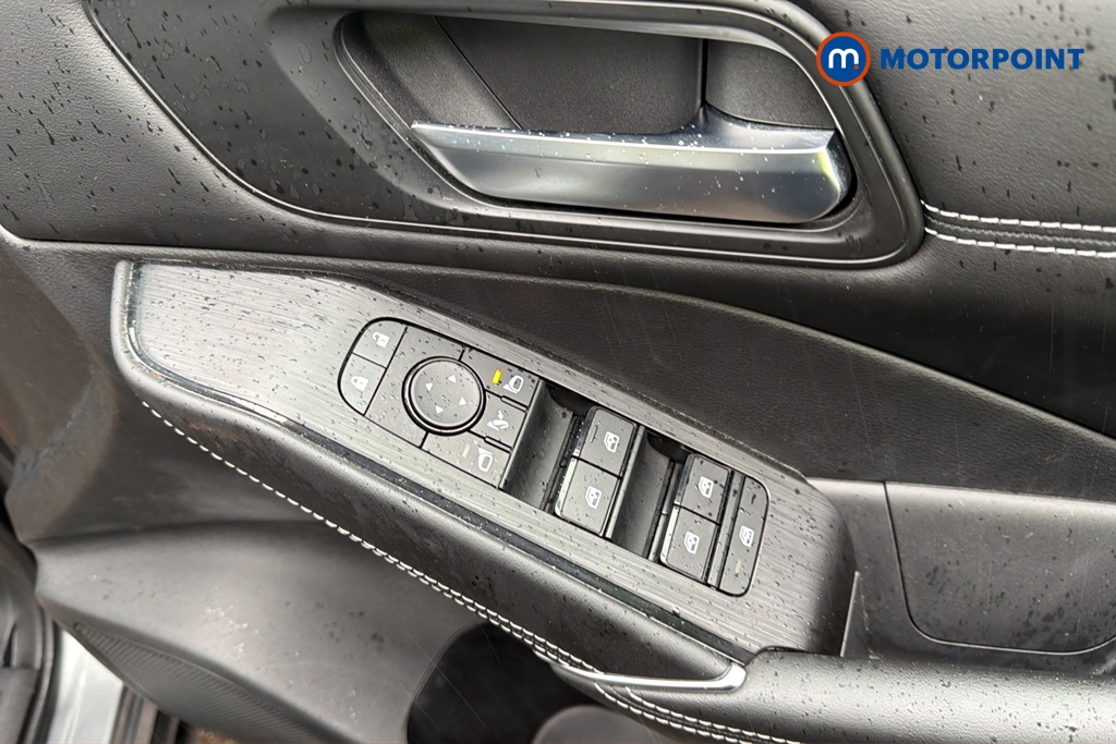 Nissan Qashqai N-Connecta Automatic Petrol-Electric Hybrid SUV - Stock Number (1688006) - 19th supplementary image