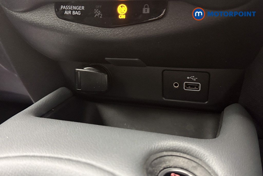 Nissan Juke N-Connecta Automatic Petrol SUV - Stock Number (1688089) - 15th supplementary image