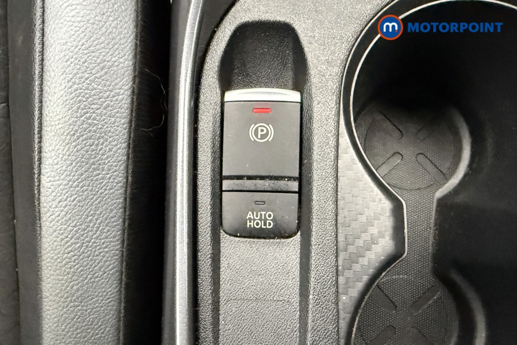 Nissan Juke N-Connecta Manual Petrol SUV - Stock Number (1688235) - 17th supplementary image