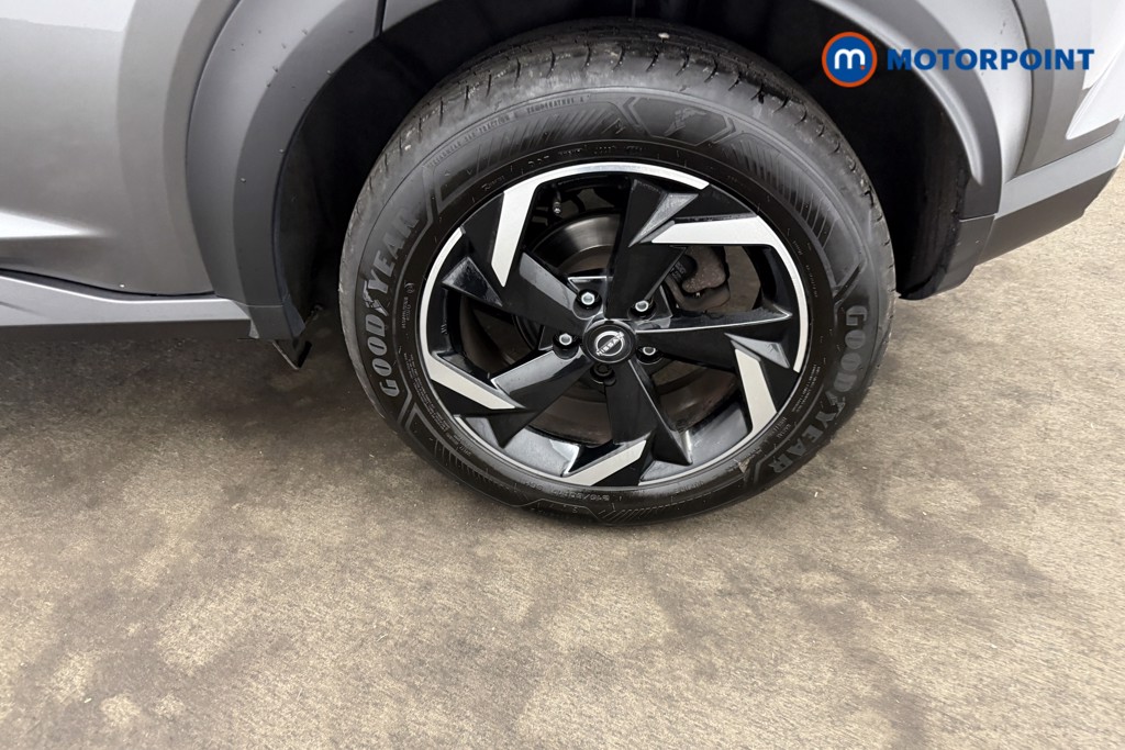 Nissan Juke N-Connecta Manual Petrol SUV - Stock Number (1688235) - 25th supplementary image
