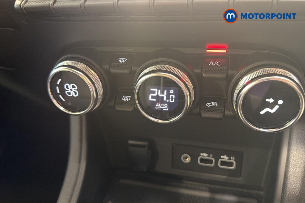 Renault Captur Techno Automatic Petrol Plug-In Hybrid SUV - Stock Number (1689564) - 12th supplementary image