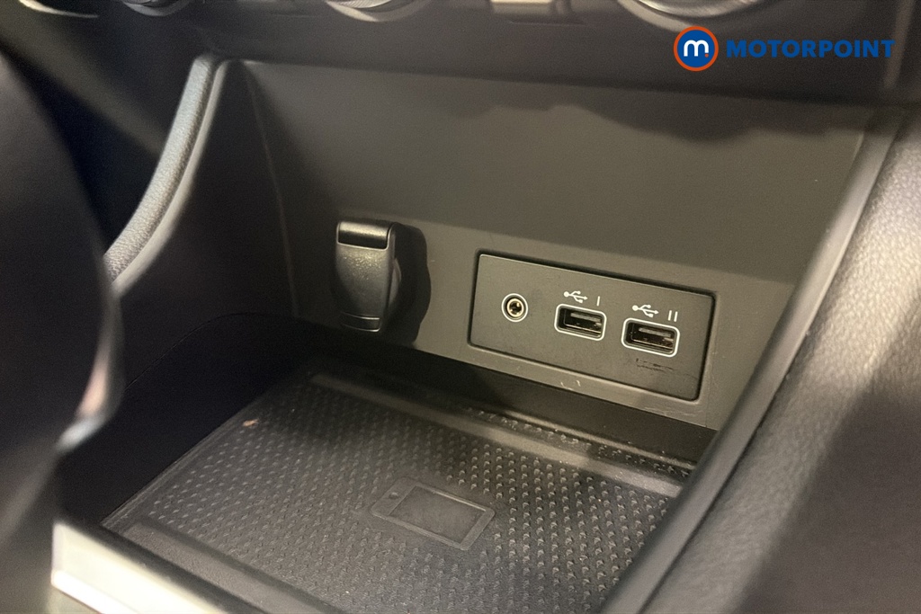 Renault Captur Techno Automatic Petrol Plug-In Hybrid SUV - Stock Number (1689564) - 16th supplementary image