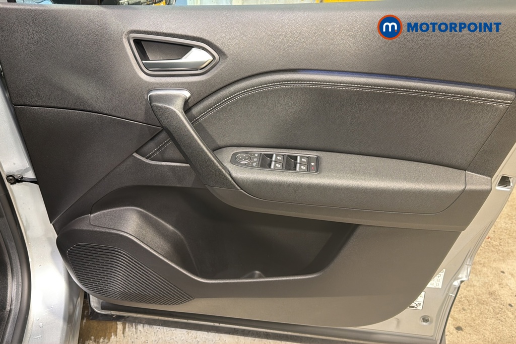 Renault Captur Techno Automatic Petrol Plug-In Hybrid SUV - Stock Number (1689564) - 18th supplementary image