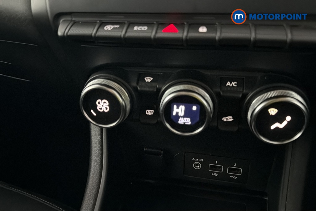 Renault Captur Iconic Manual Petrol SUV - Stock Number (1689788) - 12th supplementary image