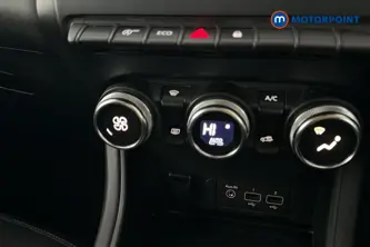 Renault Captur Iconic Manual Petrol SUV - Stock Number (1689788) - 12th supplementary image