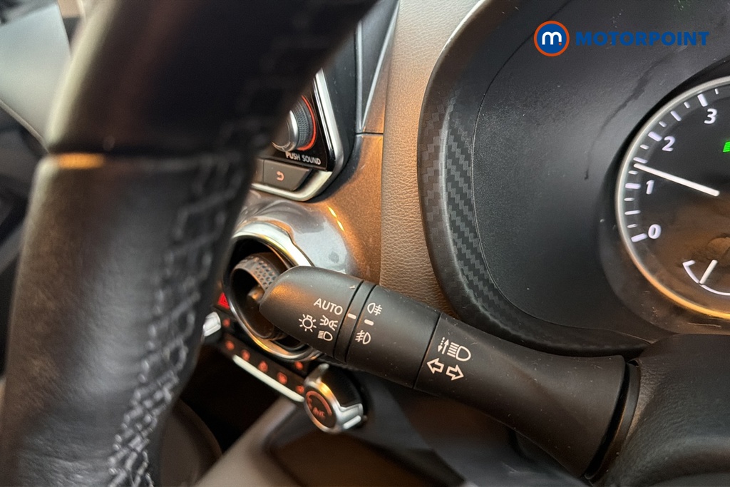 Nissan Juke Tekna Manual Petrol SUV - Stock Number (1690260) - 5th supplementary image