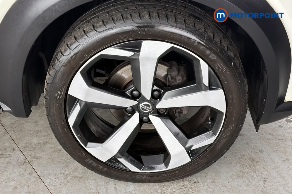 Nissan Juke Tekna Manual Petrol SUV - Stock Number (1690260) - 47th supplementary image