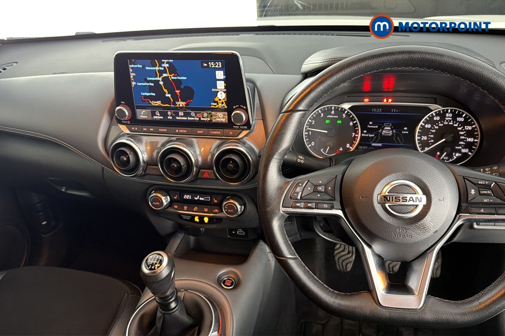 Nissan Juke Tekna Manual Petrol SUV - Stock Number (1690260) - 1st supplementary image