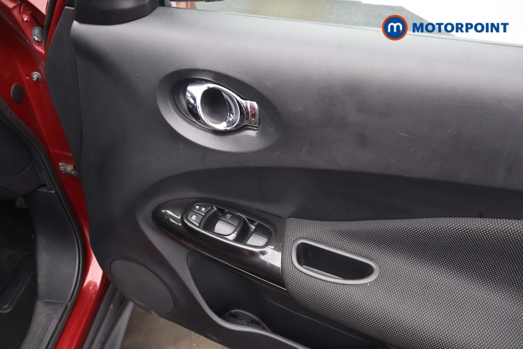 Nissan Juke N-Connecta Automatic Petrol SUV - Stock Number (1651107) - 21st supplementary image