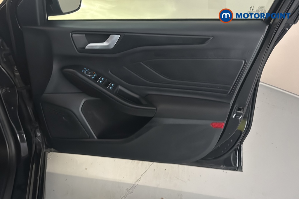 Ford Focus St-Line Manual Petrol Estate - Stock Number (1676874) - 18th supplementary image