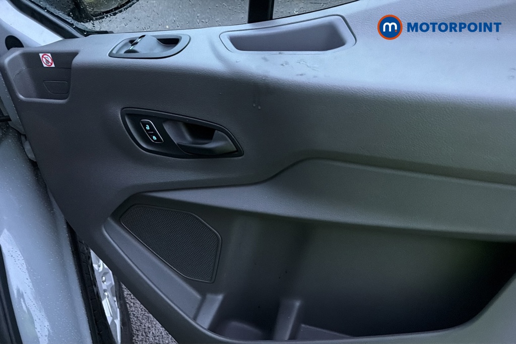 Ford Transit Limited Automatic Diesel Medium Roof Van - Stock Number (1677750) - 18th supplementary image