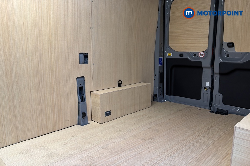 Ford Transit Limited Automatic Diesel Medium Roof Van - Stock Number (1677750) - 25th supplementary image
