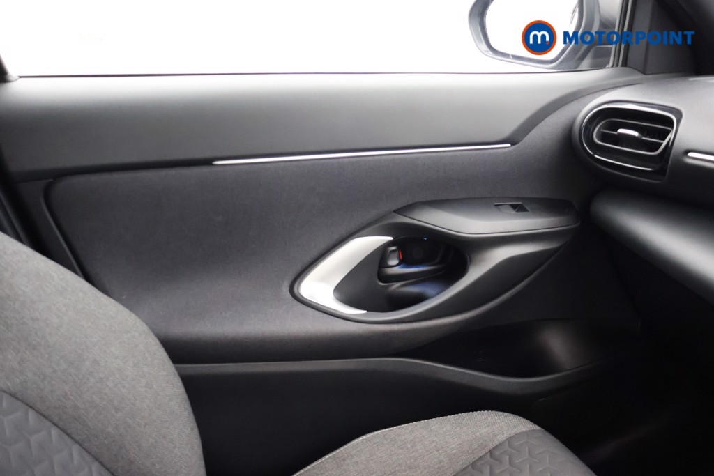 Toyota Yaris Cross Design Automatic Petrol-Electric Hybrid Estate - Stock Number (1680849) - 17th supplementary image