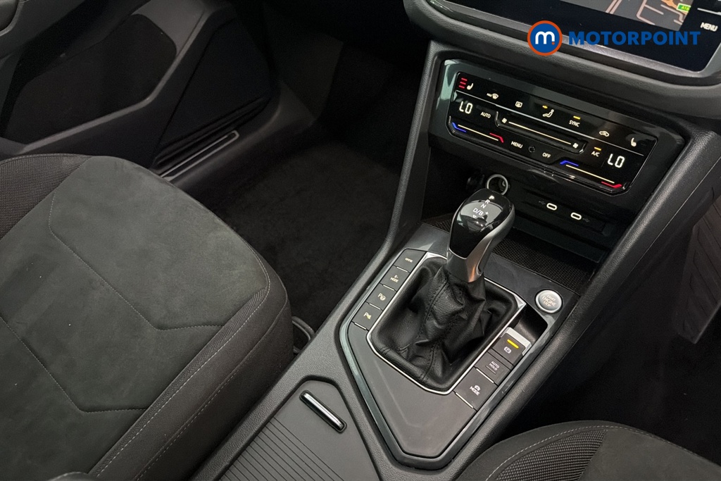 Volkswagen Tiguan Elegance Automatic Petrol Plug-In Hybrid SUV - Stock Number (1683113) - 15th supplementary image