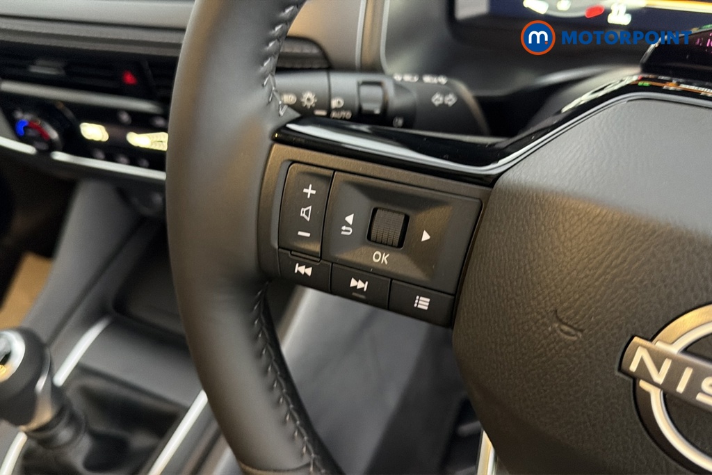 Nissan Qashqai N-Connecta Manual Petrol SUV - Stock Number (1683483) - 4th supplementary image