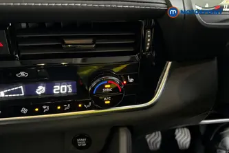 Nissan Qashqai N-Connecta Manual Petrol SUV - Stock Number (1683483) - 14th supplementary image