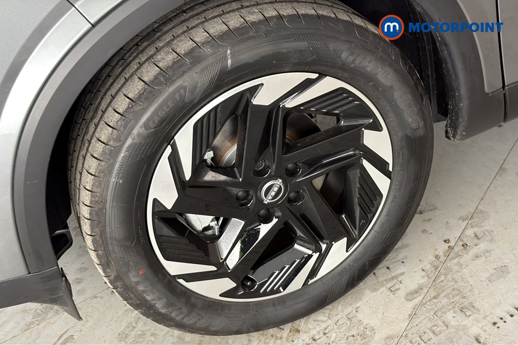 Nissan Qashqai N-Connecta Manual Petrol SUV - Stock Number (1683483) - 44th supplementary image