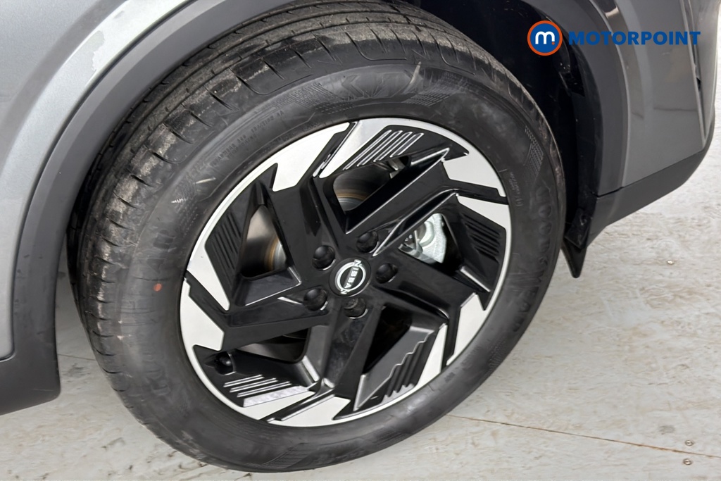 Nissan Qashqai N-Connecta Manual Petrol SUV - Stock Number (1683483) - 47th supplementary image