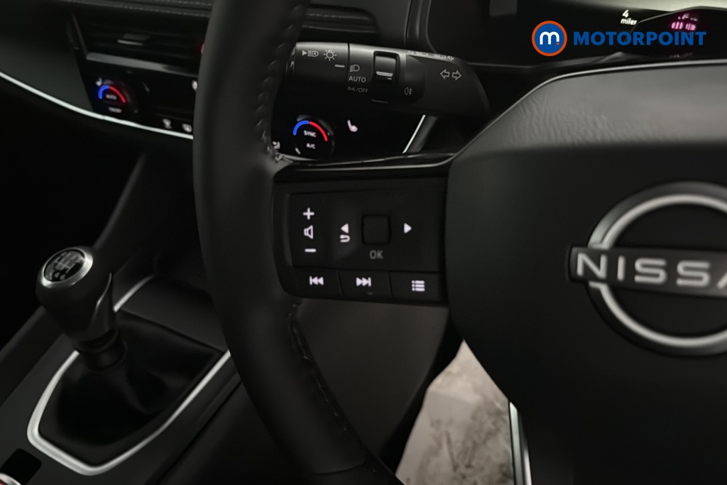 Nissan Qashqai N-Connecta Manual Petrol SUV - Stock Number (1683484) - 4th supplementary image