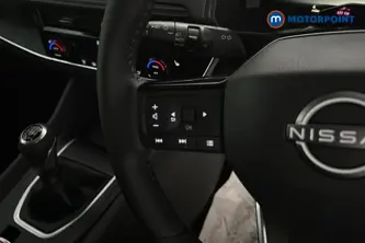 Nissan Qashqai N-Connecta Manual Petrol SUV - Stock Number (1683484) - 4th supplementary image
