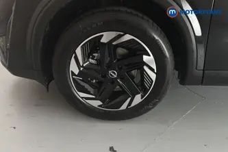 Nissan Qashqai N-Connecta Manual Petrol SUV - Stock Number (1683484) - 44th supplementary image