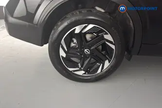 Nissan Qashqai N-Connecta Manual Petrol SUV - Stock Number (1683484) - 46th supplementary image