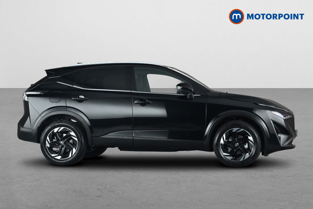Nissan Qashqai N-Connecta Manual Petrol SUV - Stock Number (1683484) - Passenger side