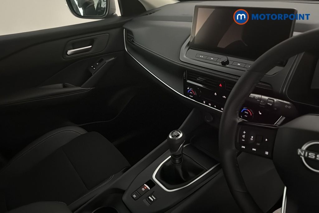 Nissan Qashqai N-Connecta Manual Petrol SUV - Stock Number (1683484) - 1st supplementary image