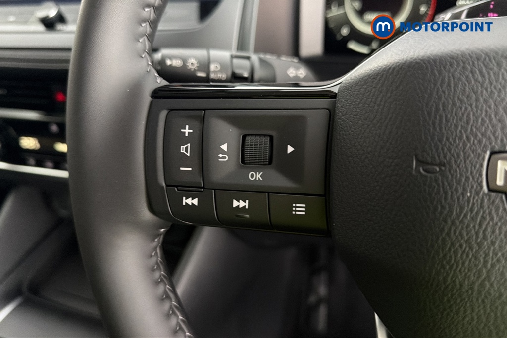 Nissan Qashqai N-Connecta Manual Petrol SUV - Stock Number (1683486) - 4th supplementary image
