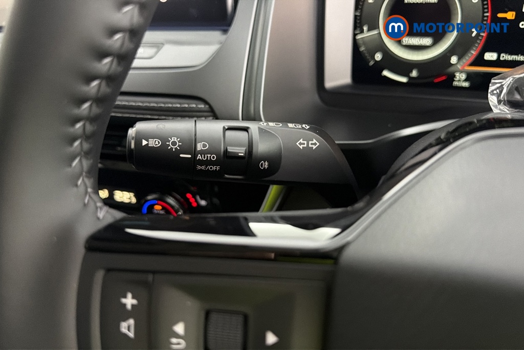 Nissan Qashqai N-Connecta Manual Petrol SUV - Stock Number (1683486) - 5th supplementary image