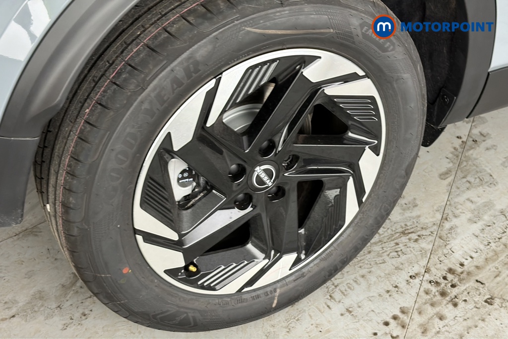 Nissan Qashqai N-Connecta Manual Petrol SUV - Stock Number (1683486) - 46th supplementary image
