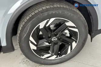 Nissan Qashqai N-Connecta Manual Petrol SUV - Stock Number (1683486) - 47th supplementary image