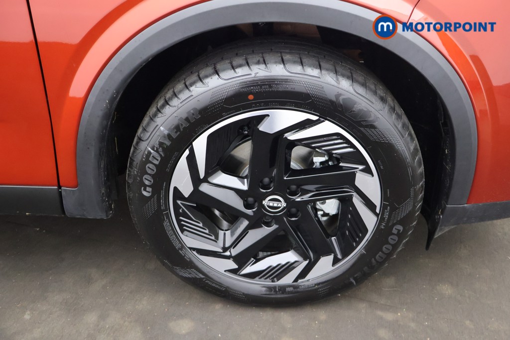 Nissan Qashqai N-Connecta Manual Petrol SUV - Stock Number (1683492) - 4th supplementary image