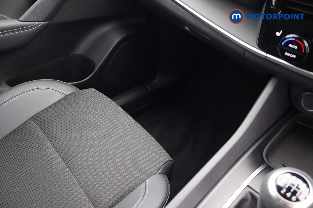 Nissan Qashqai N-Connecta Manual Petrol SUV - Stock Number (1683492) - 17th supplementary image