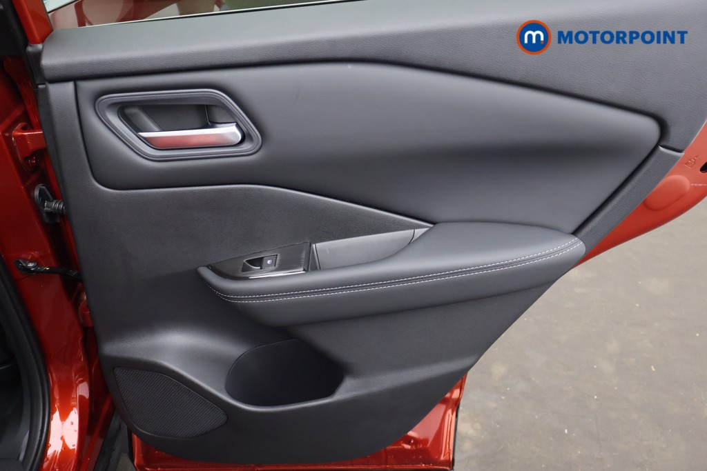 Nissan Qashqai N-Connecta Manual Petrol SUV - Stock Number (1683492) - 23rd supplementary image