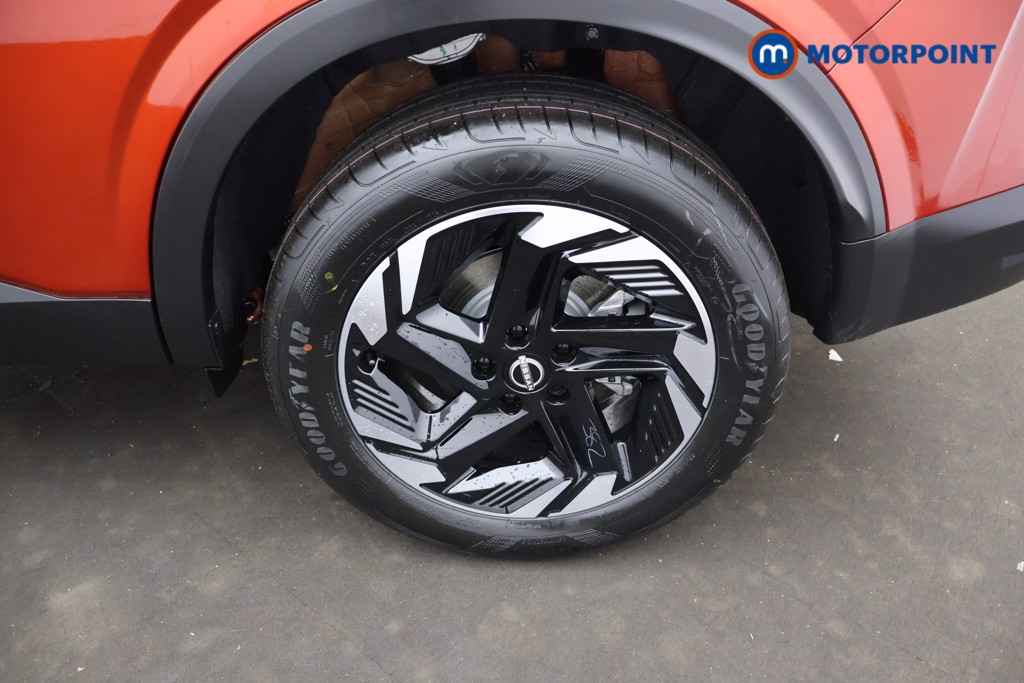 Nissan Qashqai N-Connecta Automatic Petrol SUV - Stock Number (1683495) - 2nd supplementary image