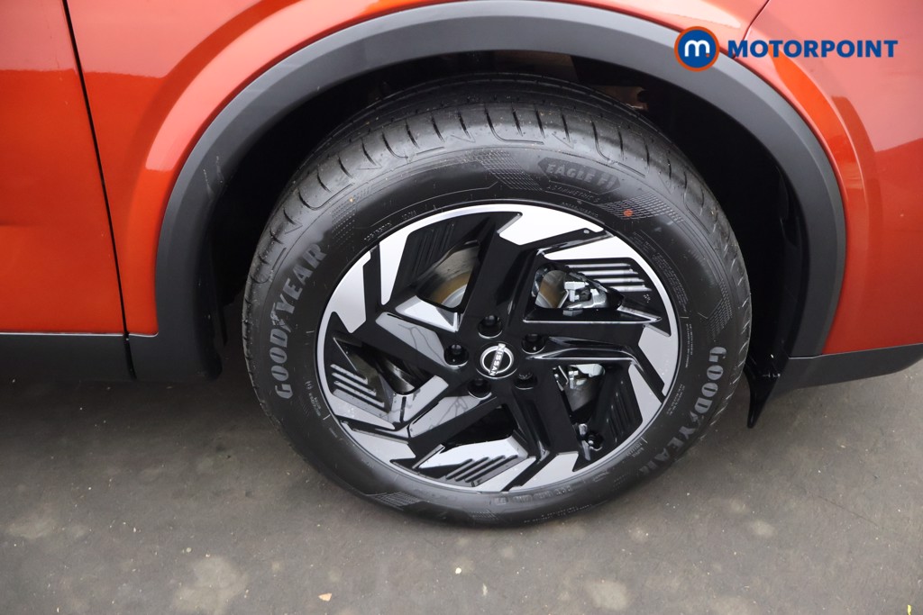 Nissan Qashqai N-Connecta Automatic Petrol SUV - Stock Number (1683495) - 4th supplementary image