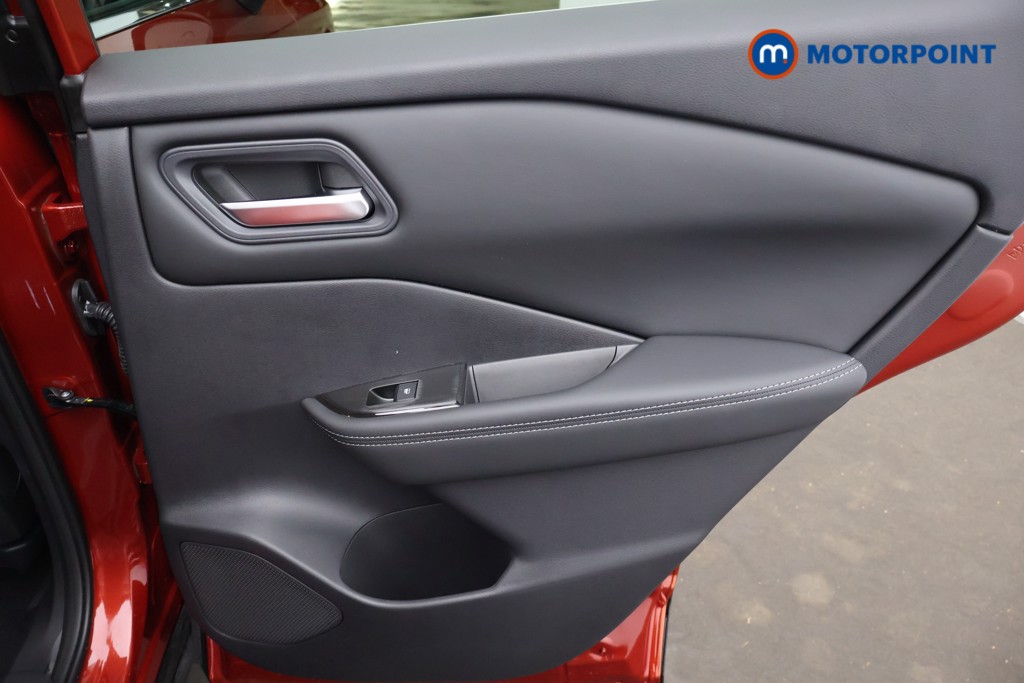 Nissan Qashqai N-Connecta Automatic Petrol SUV - Stock Number (1683495) - 23rd supplementary image