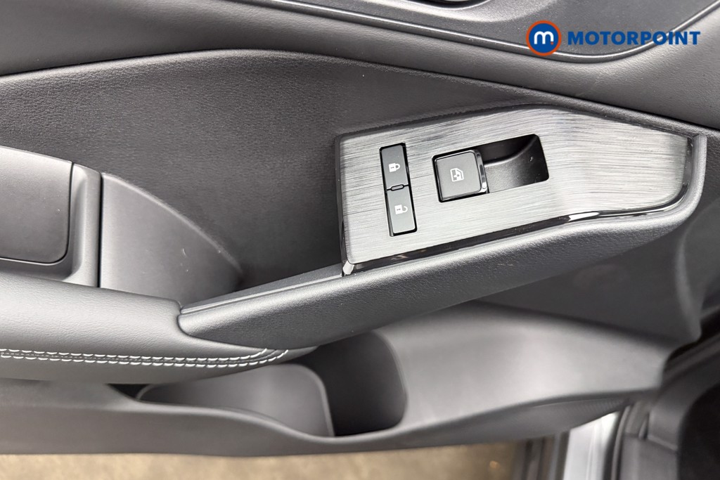 Nissan Qashqai N-Connecta Automatic Petrol SUV - Stock Number (1683508) - 6th supplementary image