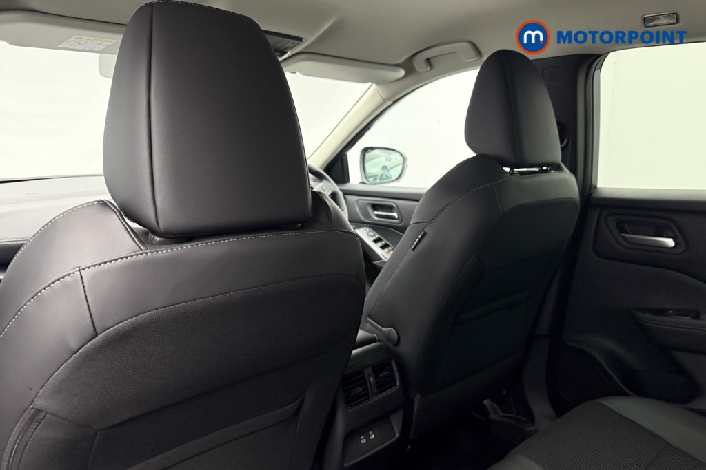 Nissan Qashqai N-Connecta Automatic Petrol SUV - Stock Number (1683508) - 9th supplementary image