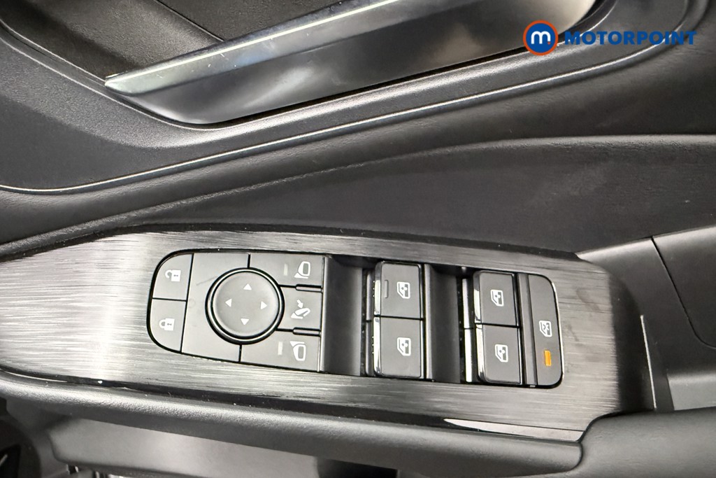 Nissan Qashqai N-Connecta Automatic Petrol SUV - Stock Number (1683508) - 23rd supplementary image
