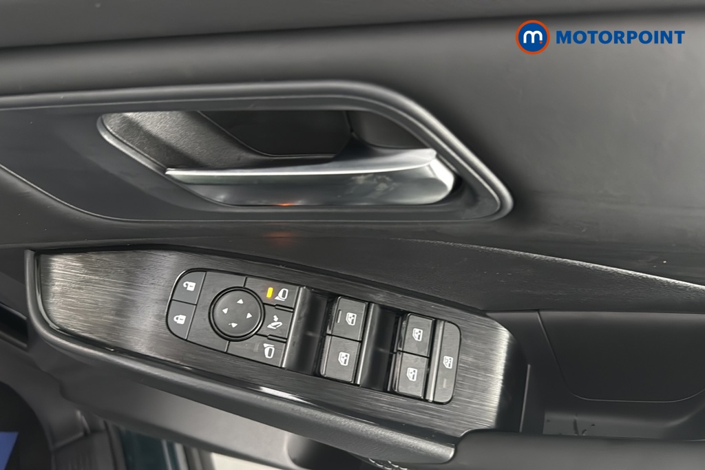 Nissan Qashqai N-Connecta Automatic Petrol SUV - Stock Number (1683513) - 19th supplementary image