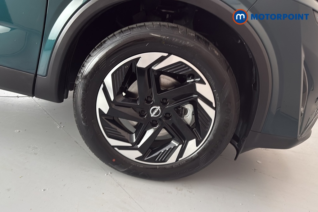 Nissan Qashqai N-Connecta Automatic Petrol SUV - Stock Number (1683513) - 47th supplementary image