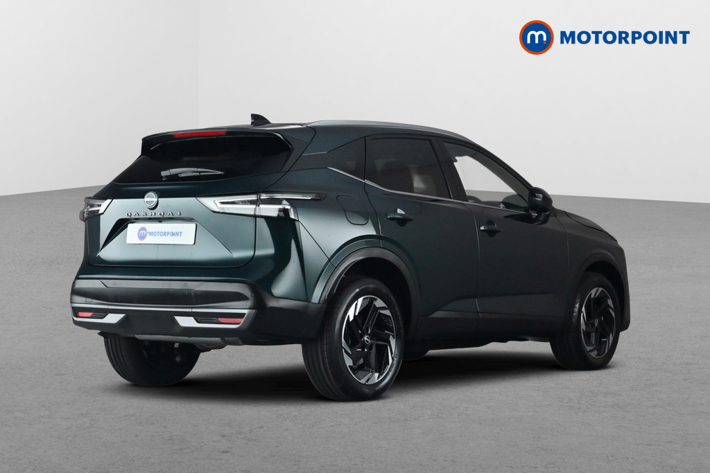 Nissan Qashqai N-Connecta Automatic Petrol SUV - Stock Number (1683513) - Passenger side rear corner