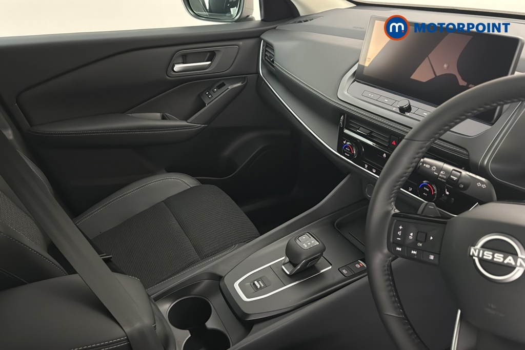 Nissan Qashqai N-Connecta Automatic Petrol SUV - Stock Number (1683513) - 1st supplementary image