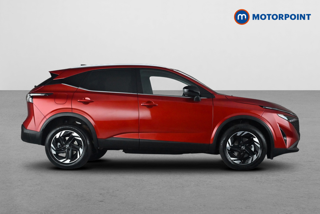 Nissan Qashqai N-Connecta Automatic Petrol SUV - Stock Number (1683521) - Passenger side