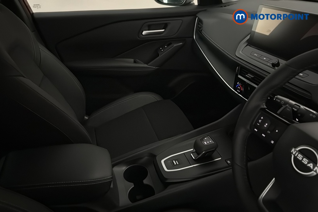 Nissan Qashqai N-Connecta Automatic Petrol SUV - Stock Number (1683521) - 1st supplementary image