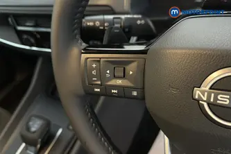 Nissan Qashqai N-Connecta Automatic Petrol SUV - Stock Number (1683537) - 4th supplementary image
