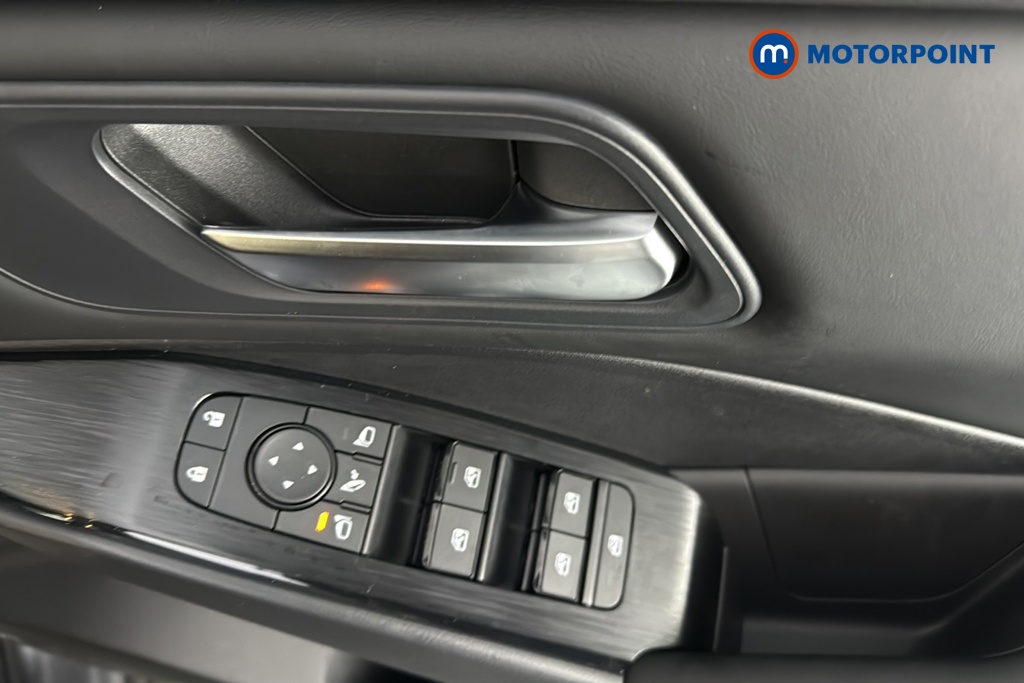 Nissan Qashqai N-Connecta Automatic Petrol SUV - Stock Number (1683537) - 19th supplementary image
